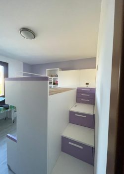 cameretta con letto su due livelli-porro-biassono