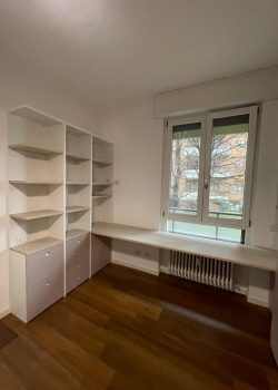 scrivania-con libreria-biassono